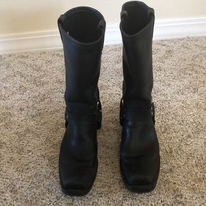 Fry harness boot black size 9